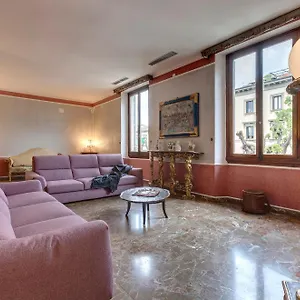 Apartment Fiorenza Historical By Mamo