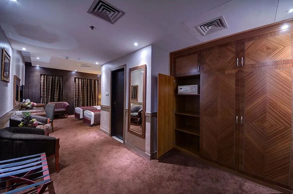 Delmon Palace Hotel Dubai