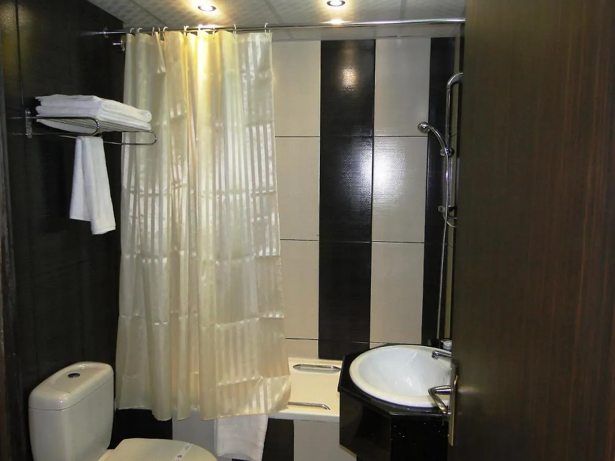 Delmon Palace Hotel Dubai